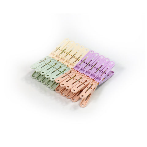 PLASTIC PEGS