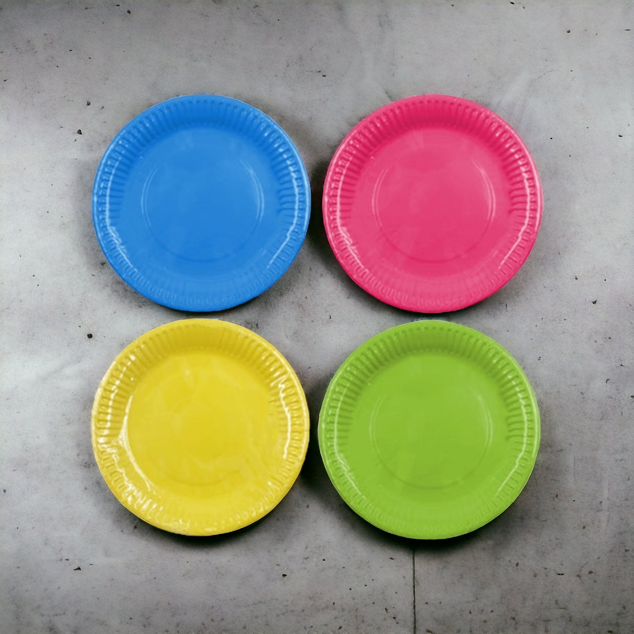 PLASTIC PLATES PLAIN